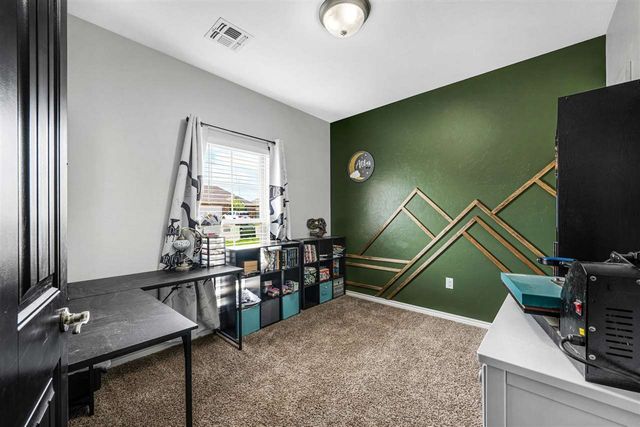 1504 Stonehouse Dr, Elgin, OK 73538