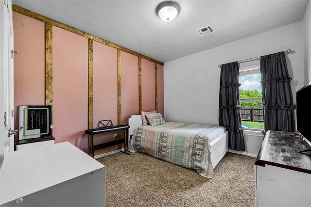 1504 Stonehouse Dr, Elgin, OK 73538