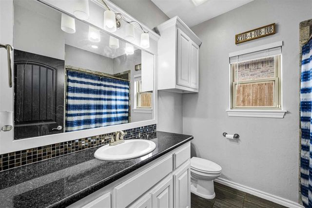 1504 Stonehouse Dr, Elgin, OK 73538