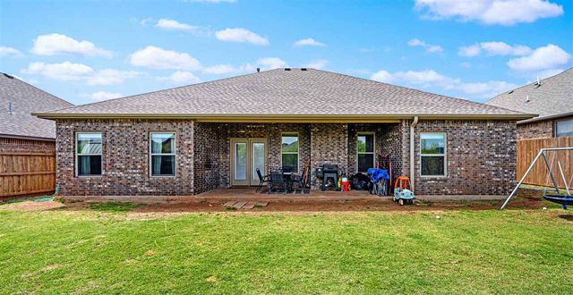 1504 Stonehouse Dr, Elgin, OK 73538