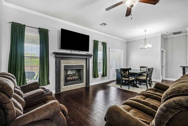 1504 Stonehouse Dr, Elgin, OK 73538