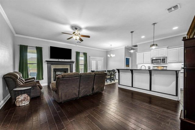 1504 Stonehouse Dr, Elgin, OK 73538