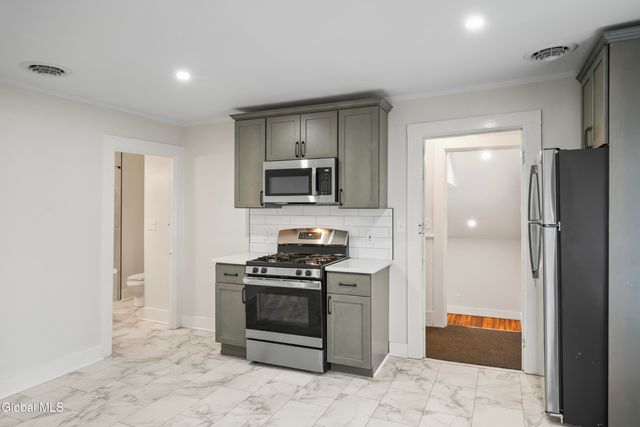 58 Lincoln Avenue, Saratoga Springs, NY 12866