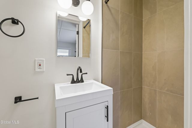 58 Lincoln Avenue, Saratoga Springs, NY 12866