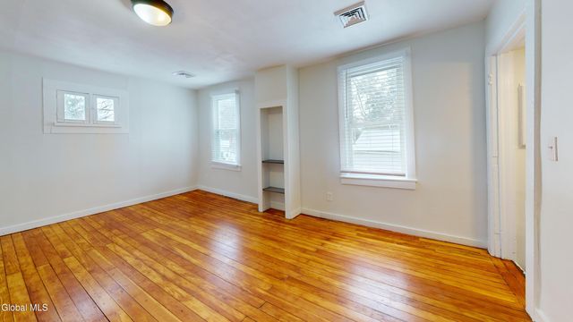 58 Lincoln Avenue, Saratoga Springs, NY 12866