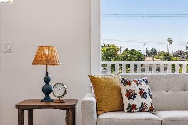 4024 Elston Ave, Oakland, CA 94602
