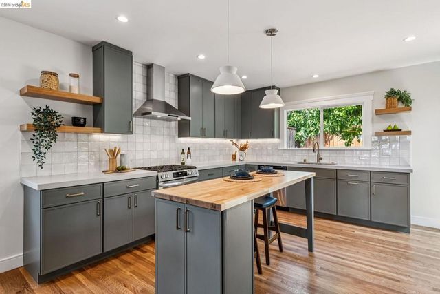 4024 Elston Ave, Oakland, CA 94602