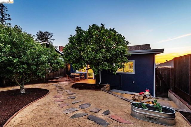 4024 Elston Ave, Oakland, CA 94602