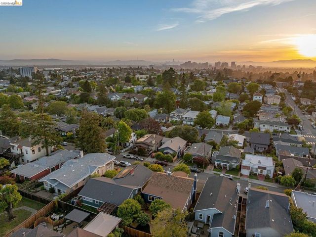 4024 Elston Ave, Oakland, CA 94602