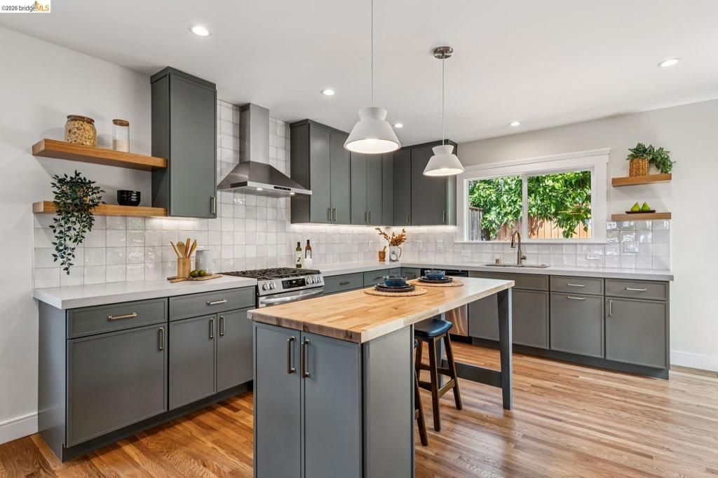 Image 20 of property listing at 4024 Elston Ave, Oakland, CA 94602