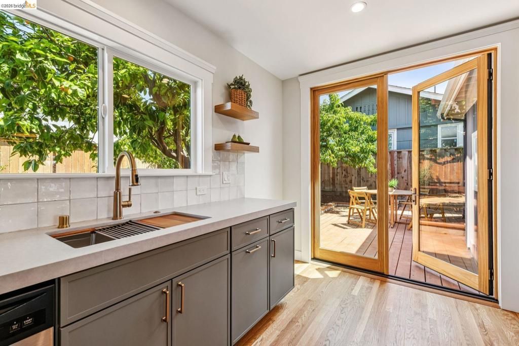 Image 25 of property listing at 4024 Elston Ave, Oakland, CA 94602