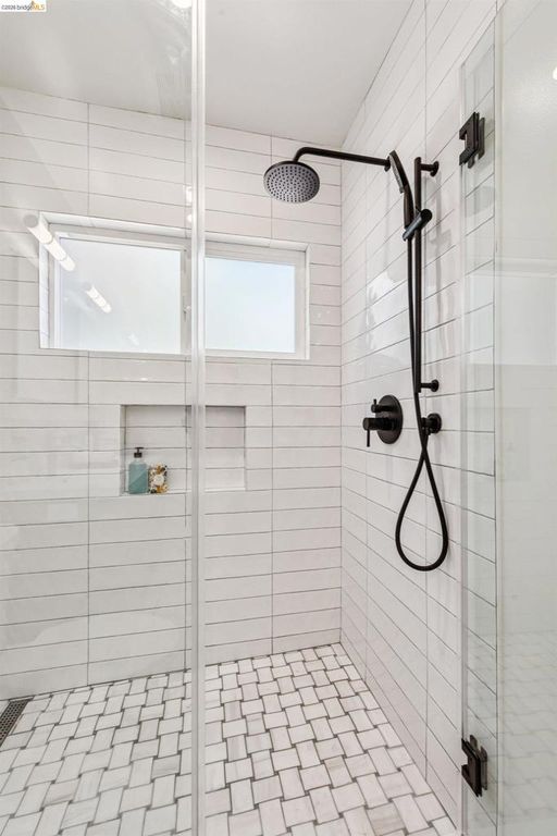 Image 33 of property listing at 4024 Elston Ave, Oakland, CA 94602