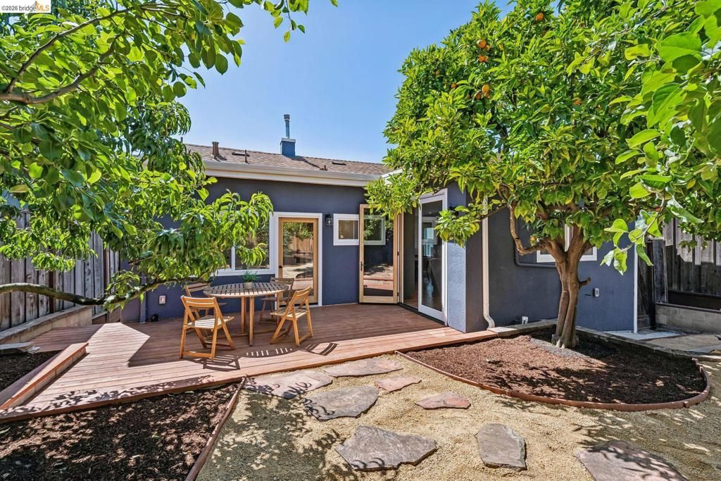 Image 42 of property listing at 4024 Elston Ave, Oakland, CA 94602
