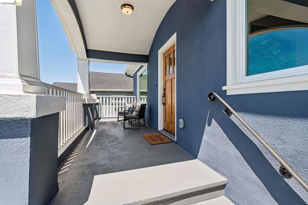Image 5 of property listing at 4024 Elston Ave, Oakland, CA 94602