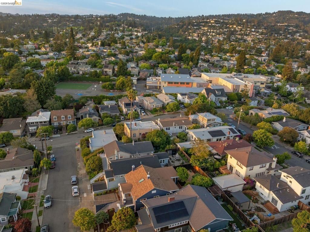 Image 77 of property listing at 4024 Elston Ave, Oakland, CA 94602