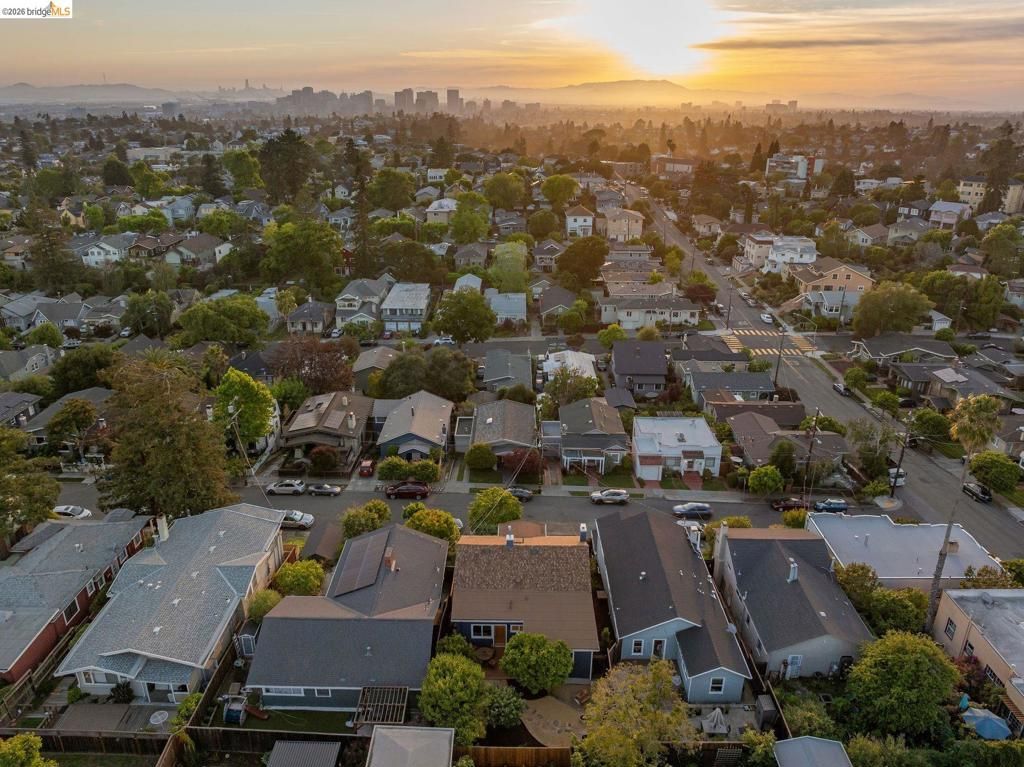 Image 78 of property listing at 4024 Elston Ave, Oakland, CA 94602