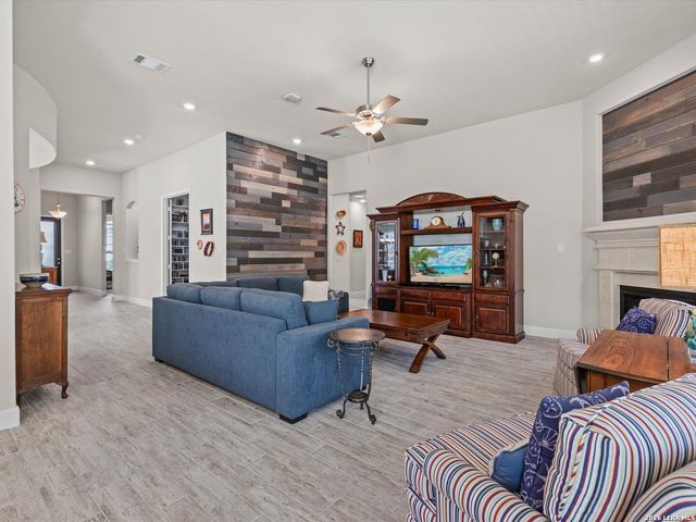 32164 Cardamom, Bulverde, TX 78163