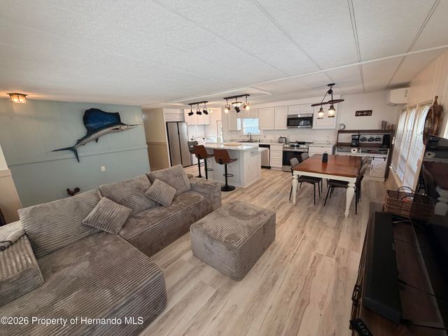 7196 Westwind Street, Weeki Wachee, FL 34607