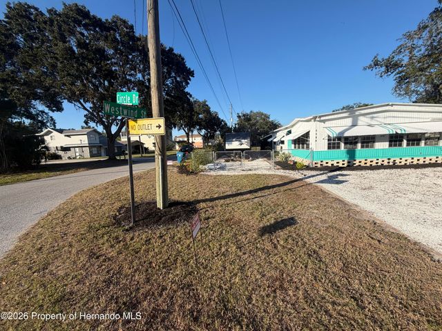 7196 Westwind Street, Weeki Wachee, FL 34607