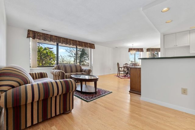 1008 Paradise Road 1M, Swampscott, MA 01907