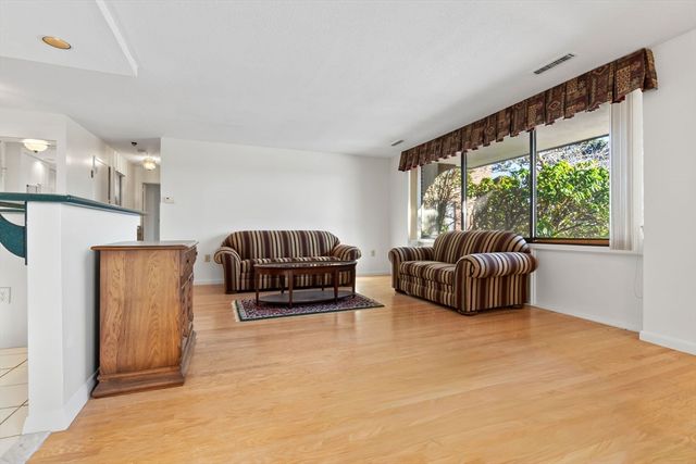 1008 Paradise Road 1M, Swampscott, MA 01907