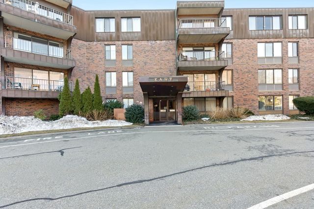 1008 Paradise Road 1M, Swampscott, MA 01907