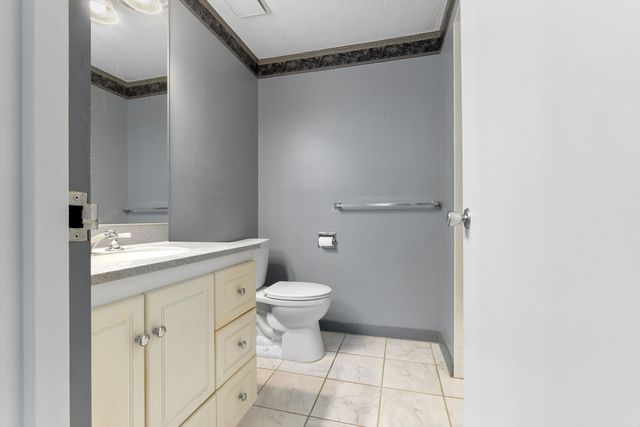 1008 Paradise Road 1M, Swampscott, MA 01907