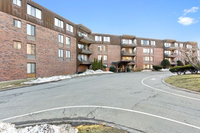 1008 Paradise Road 1M, Swampscott, MA 01907