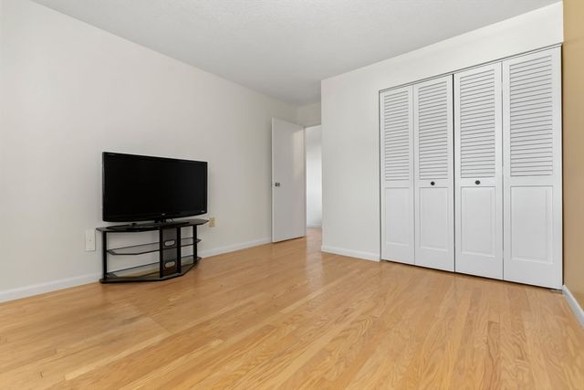 1008 Paradise Road 1M, Swampscott, MA 01907