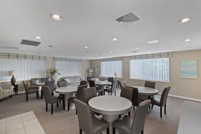 1008 Paradise Road 1M, Swampscott, MA 01907