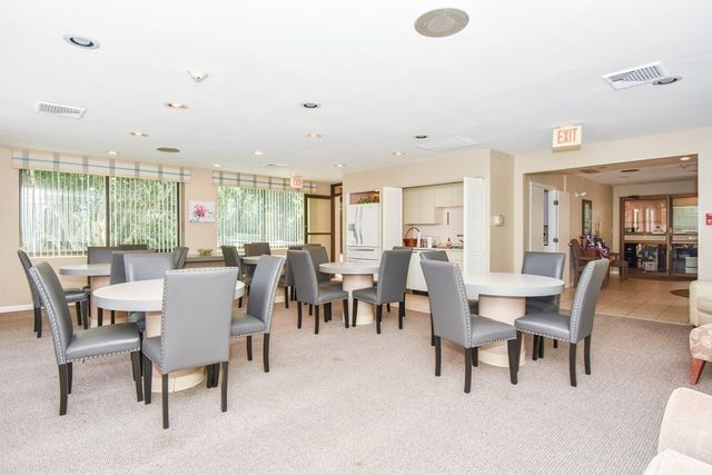 1008 Paradise Road 1M, Swampscott, MA 01907