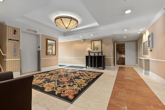 1008 Paradise Road 1M, Swampscott, MA 01907