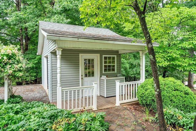 1495 Walnut Run DR, Hardy, VA 24101