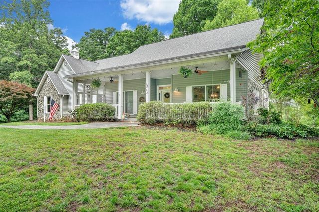 1495 Walnut Run DR, Hardy, VA 24101