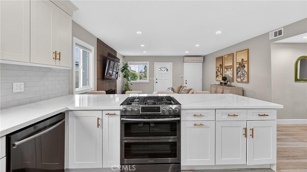 Image 11 of property listing at 1624 La Paloma, Placentia, CA 92870