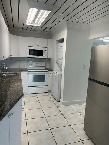 10000 NW 80th Court 2456, Hialeah Gardens, FL 33016