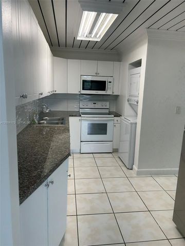 10000 NW 80th Court 2456, Hialeah Gardens, FL 33016