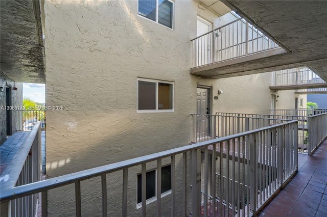 10000 NW 80th Court 2456, Hialeah Gardens, FL 33016