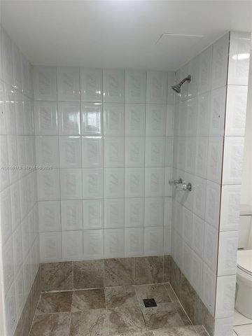 10000 NW 80th Court 2456, Hialeah Gardens, FL 33016