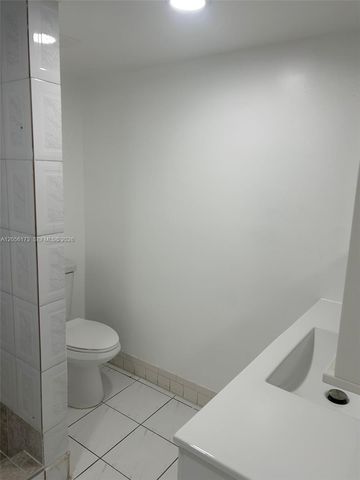 10000 NW 80th Court 2456, Hialeah Gardens, FL 33016