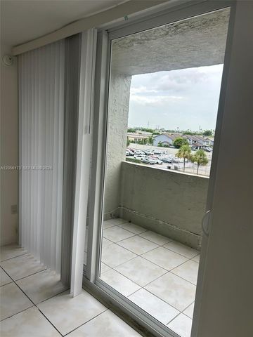10000 NW 80th Court 2456, Hialeah Gardens, FL 33016