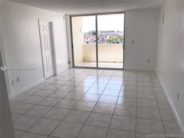 10000 NW 80th Court 2456, Hialeah Gardens, FL 33016