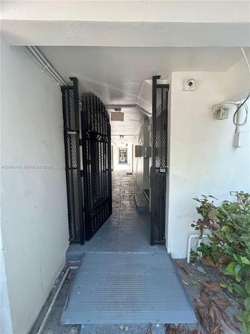5814 NE 4th Court 7, Miami, FL 33137