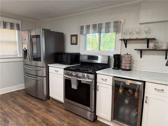 1333 Manchester Road, Akron, OH 44307