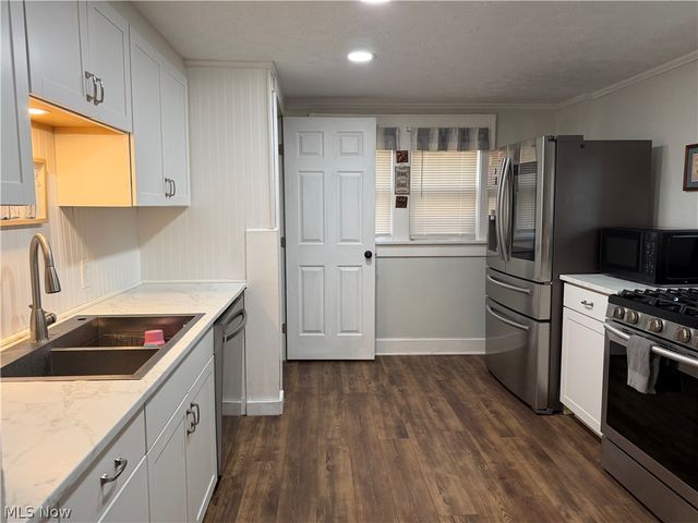 1333 Manchester Road, Akron, OH 44307