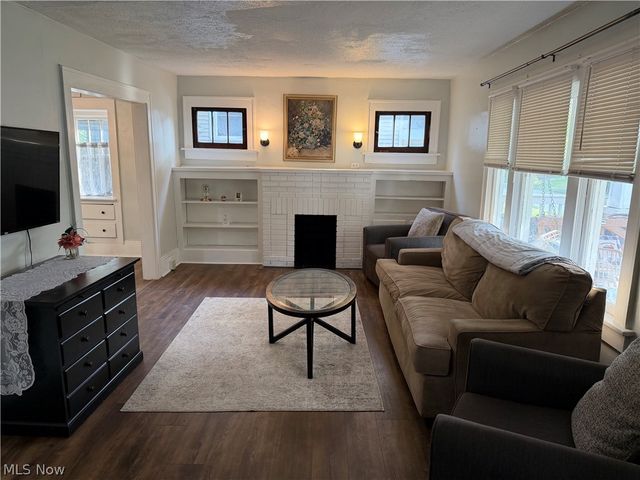 1333 Manchester Road, Akron, OH 44307
