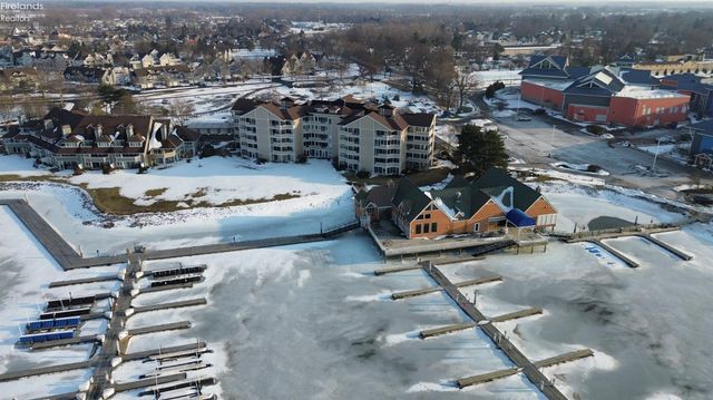 57 Marina Point, Sandusky, OH 44870