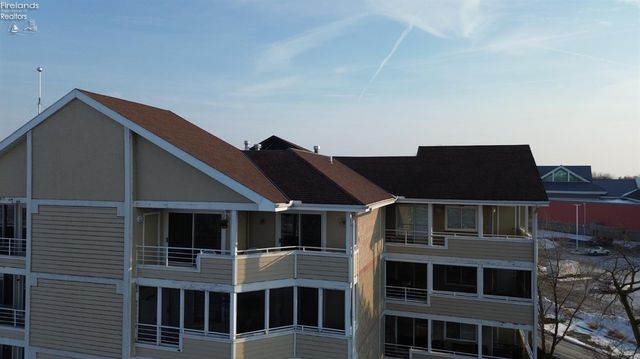 57 Marina Point, Sandusky, OH 44870