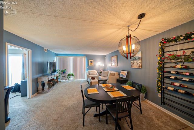 57 Marina Point, Sandusky, OH 44870