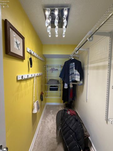 57 Marina Point, Sandusky, OH 44870